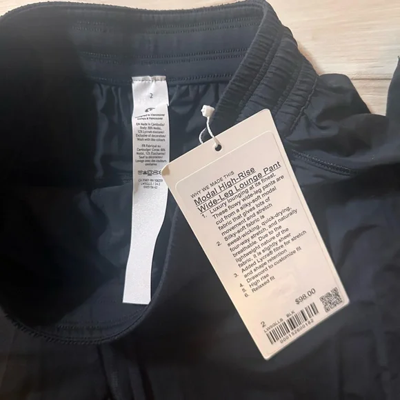 NWT Lululemon Modal HR wide leg - Picture 3 of 4